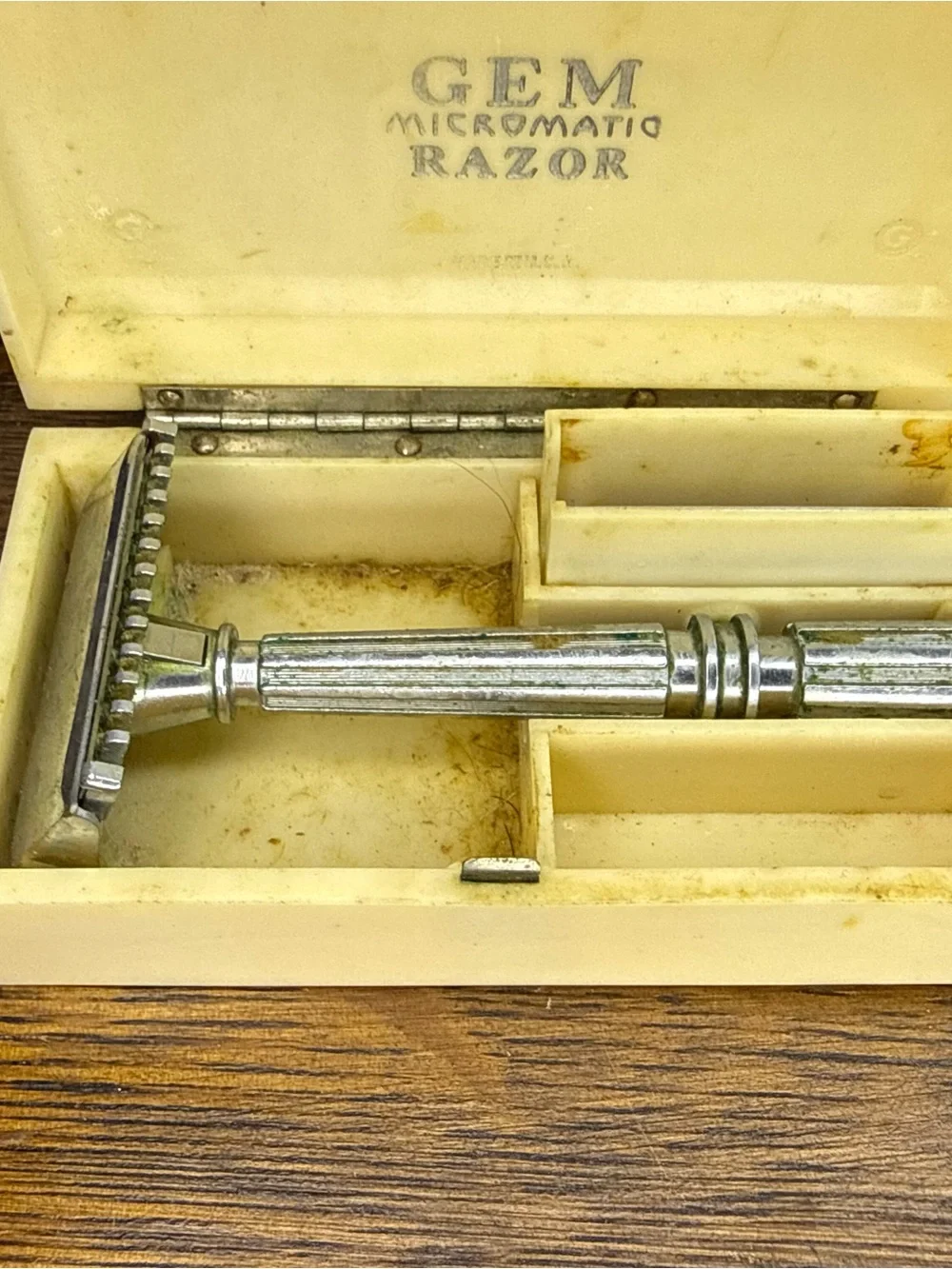 Vintage Gem Silver Micromatic Open Comb - Single Edge Safety Razor in Bakelite C